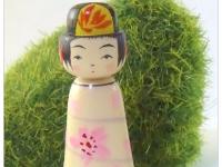 Kakizawa Yoshinobu (柿沢是伸)  DOB 1974 Master Father Kakizawa Zetakashiko - Shimanuki Shop Kokeshi Can