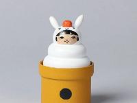 Hiraga Teruyuki  (平賀輝幸) Photo by Gallery Shin  DOB 1972 Master Hiraga Kenichi, Kenjiro. Type Kagamimochi (Japanese dessert rice cakes and bitter orrange) Year of the Rabbit