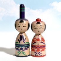 Hiraga Teruyuki 17-18 (平賀輝幸) Hina Kokeshi Set Chrysanthemum Flower Design