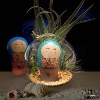 Sato, Hideyuki (佐藤英之) YOB 1977 Master, Father Sato Seiko. This is a transitional kokeshi themed after a Yokai, Amabie