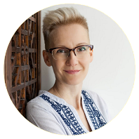 Reka Toth Vasarhelyi Bio